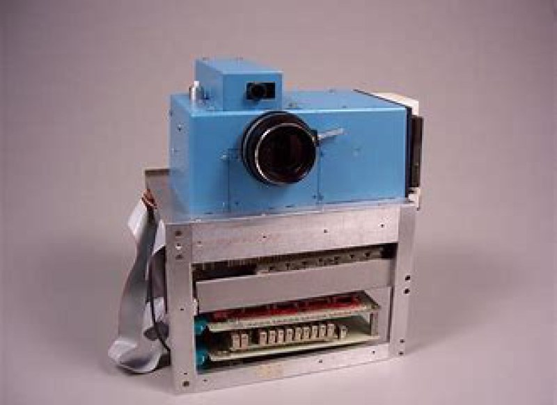 1st Kodak digital camera